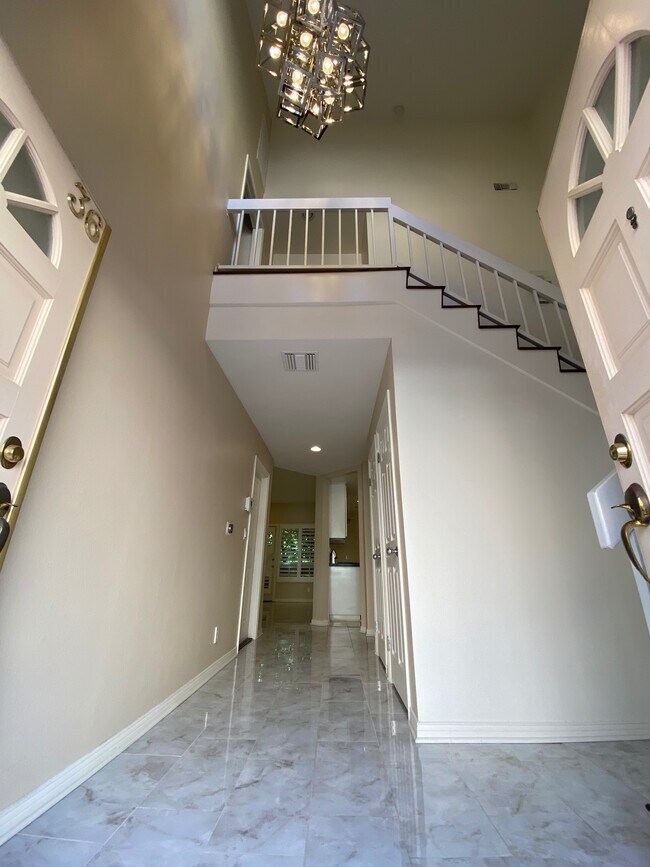 5200 White Oak Ave, Encino, CA 91316