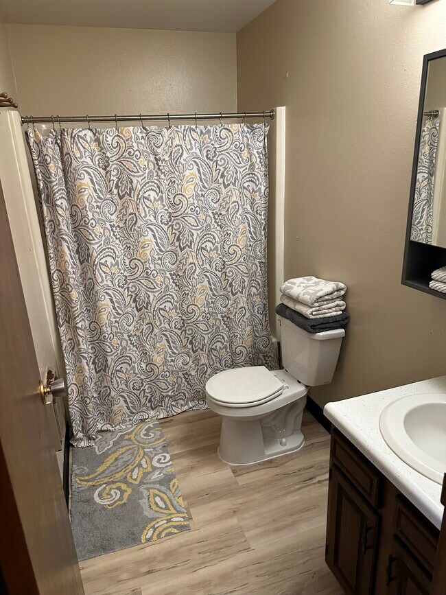 910 11th Ave unit 4 and 2 Furnished, Britton, SD 57430 - photo 2