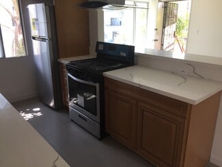 954 S Barrington Ave Unit A, Los Angeles, CA 90049