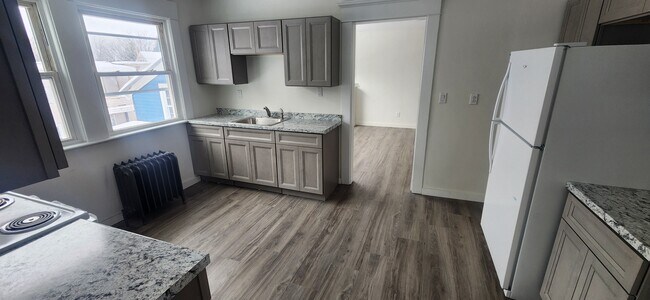 619 Tracy St unit 4, Utica, NY 13502 - photo 6
