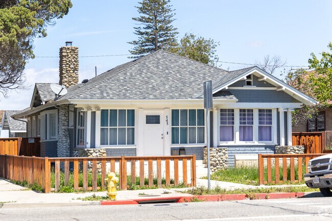 There are many smaller single family homes in Hobson Park East.