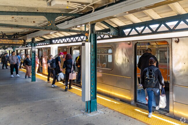 Kingsbridge Heights is a vibrant neighborhood located in the Bronx.