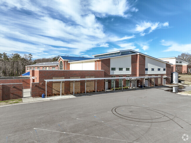 The back side of Royal Oaks Elementary School in Kannapolis.