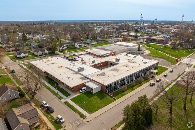 Greensburg Community Junior High School has a student-teacher ratio of 13 to 1.