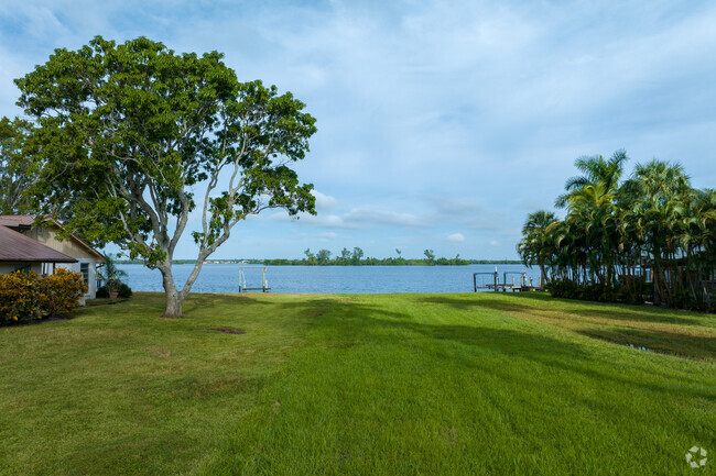 Campbell Acres is on the shores of the Calloosahatchee River in Ft. Myers with available lots.