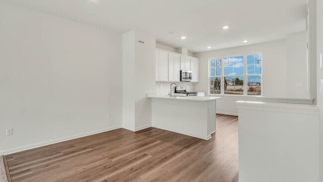 567 Yosemite Way, Mundelein, IL 60060 - photo 5