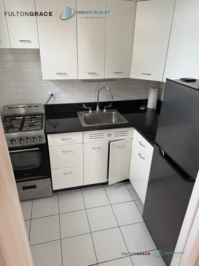 534 W Stratford Place unit 604, Chicago, IL 60657 - photo 7