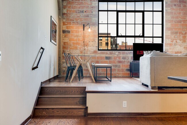 ElseWarehouse in the North Loop, Minneapolis, MN 55401 - photo 4