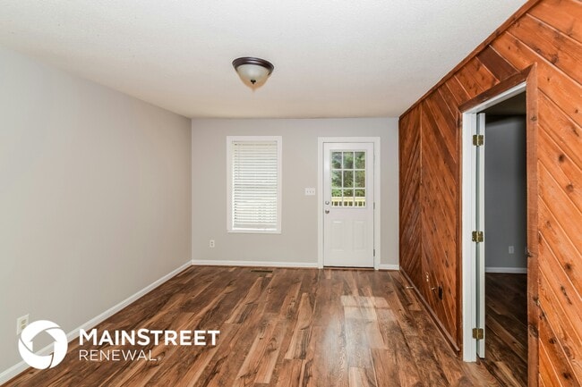 5084 Shady Crest Rd, Adamsville, AL 35005 - photo 4