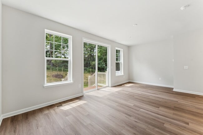 10182 Kings Grove Way, Damascus, MD 20872 - photo 7