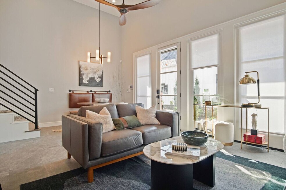 225 W 1st St unit ID1259094P, Edmond, OK 73003 - photo 1