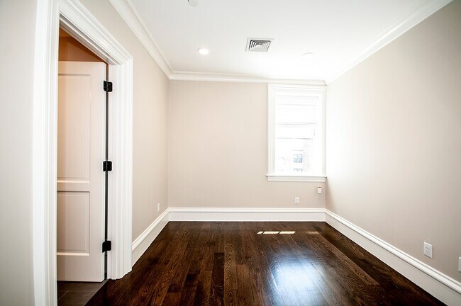 11 Alton Plaza unit 1, Brookline, MA 02446 - photo 7