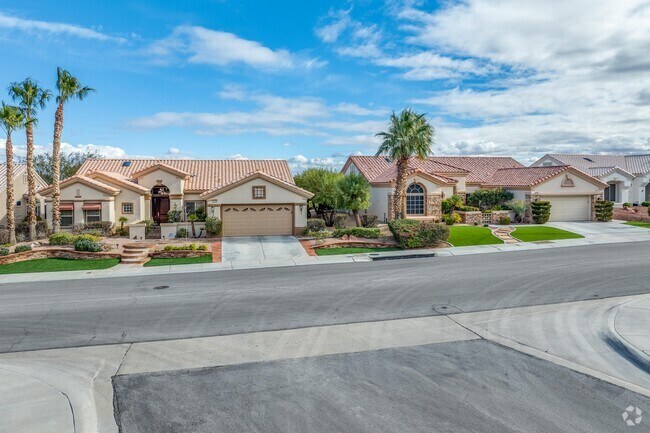 Homes in Sun City Summerlin are classic stucco style with tile roofs.