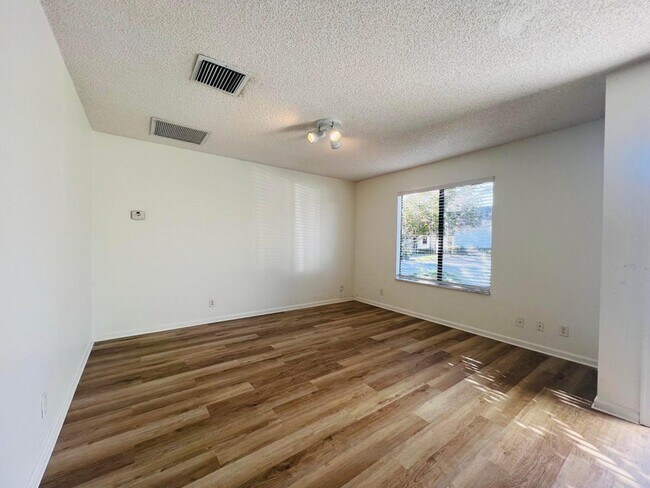 11877 Sturbridge Ln, Wellington, FL 33414 - photo 7