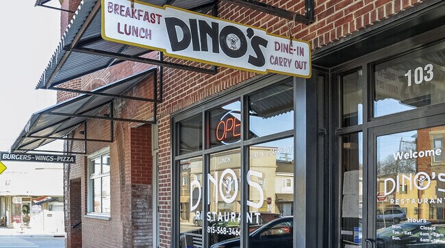 Dino's Restaurant serves breakfast and lunch in Riley.