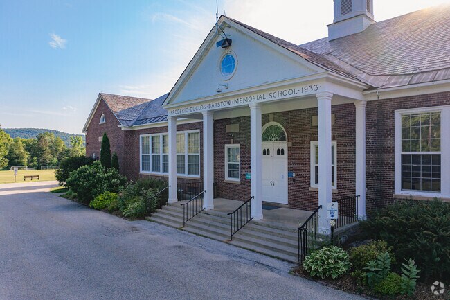 Barstow Memorial School provides a well-rounded education and promotes academic excellence.