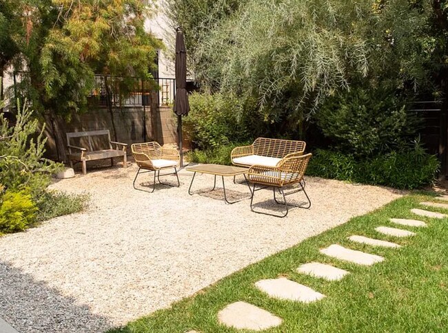 942 20th St unit Upper, Santa Monica, CA 90403 - photo 3