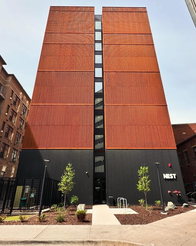 123 E College St, Iowa City, IA 52240