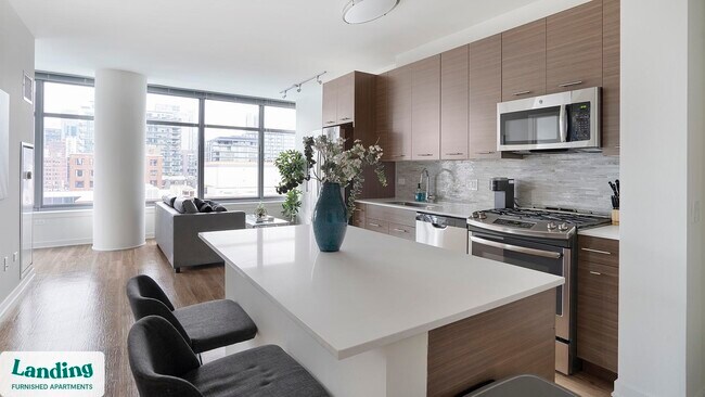 347 W Chestnut St unit 711, Chicago, IL 60610 - photo 5