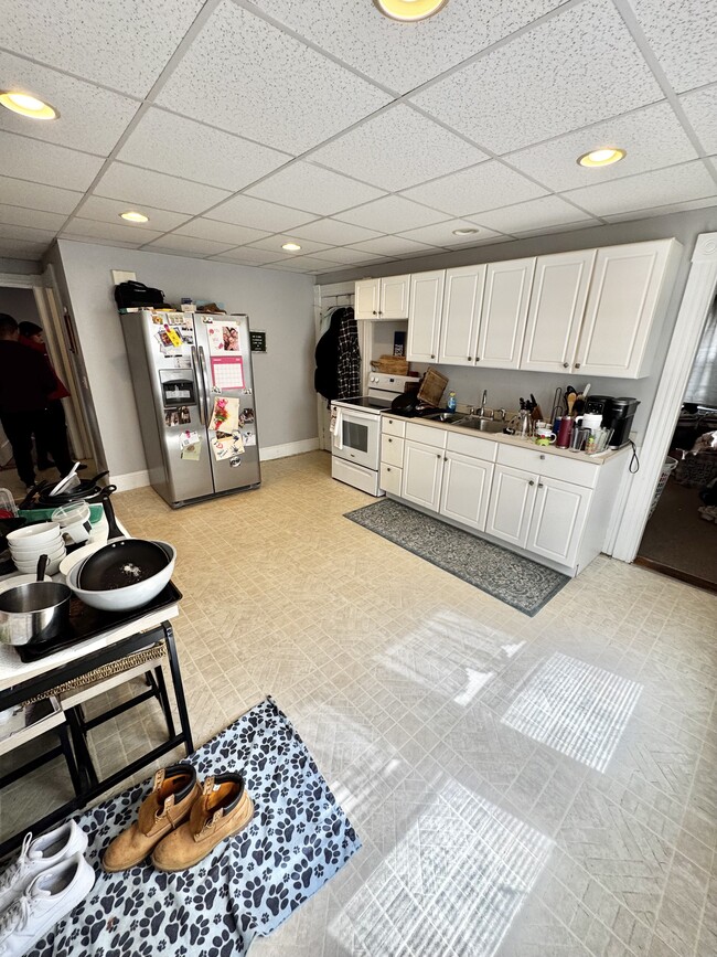 30 Spruce St Unit 1, Clinton, MA 01510