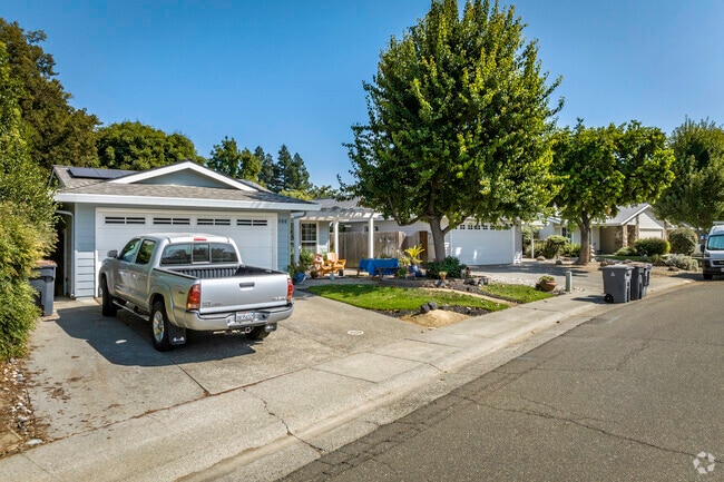 Rows of ranch-style homes are found throughout South Davis.