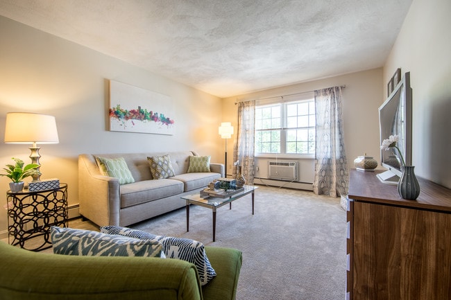 Princeton Crossing, Salem, MA 01970 - photo 4