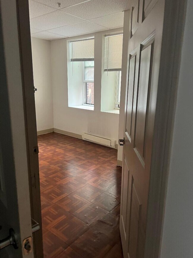 11 Lawrence St unit 309, Lawrence, MA 01840 - photo 4