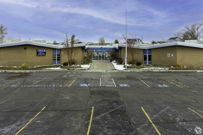 Front entrance of Parkside School.