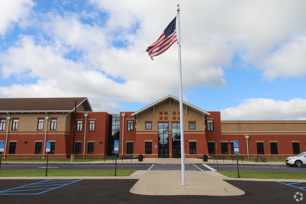 Miamisburg Middle School provides education in the neighborhood of 
Downtown Miamisburg