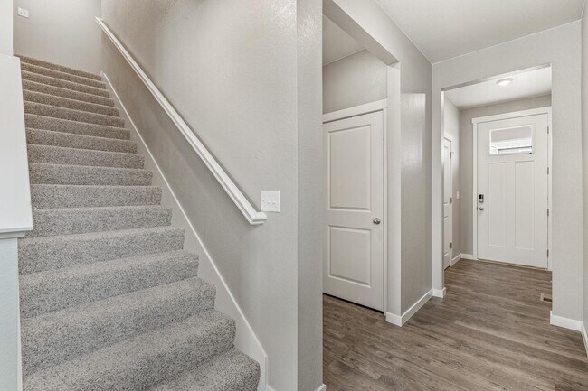 95 N Vandriver Place unit 36210322, Aurora, CO 80018 - photo 3