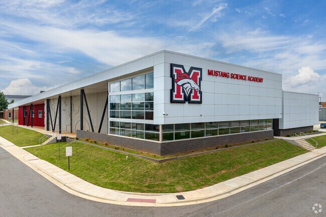 Mustang High School features advanced science labs for its students.