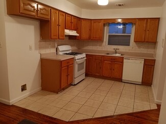 23 High St Unit 2nd Floor, Elizabeth, NJ 07202