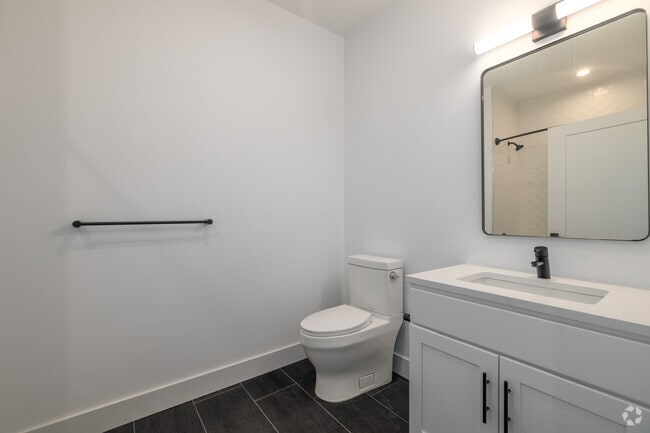 2BR, 1BA 1,220SF - Bathroom