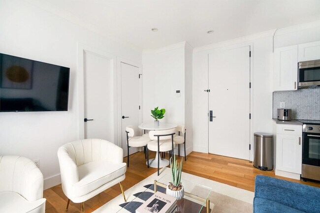 Lenox Row unit FL4-ID1022032P, New York, NY 10021 - photo 3