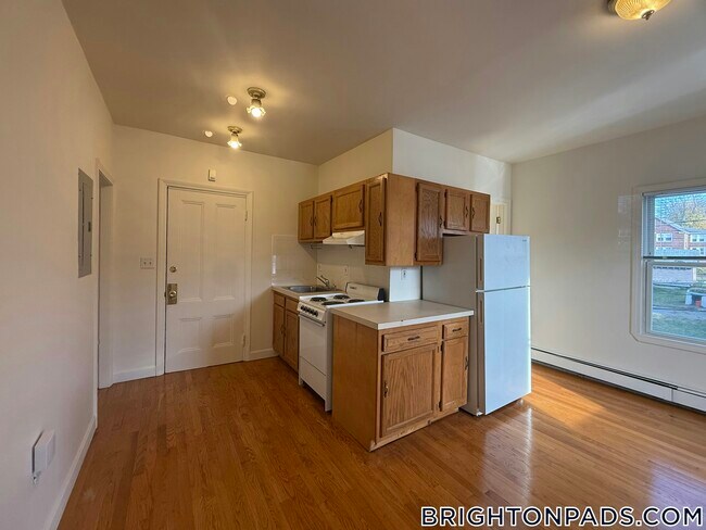 11 Snow St unit 2, Boston, MA 02135 - photo 3