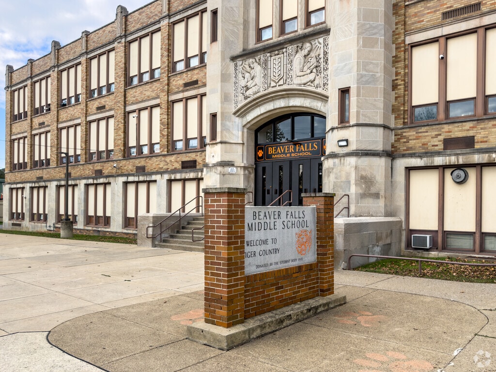 Beaver Falls Middle School boasts a student-teacher ratio of 13 to 1.
