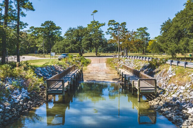 McNally Park has a boat launch for those in Bayview who wish to enjoy boating.