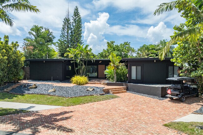 Remodeled and renovated homes are a popular sight in Harbour Inlet.