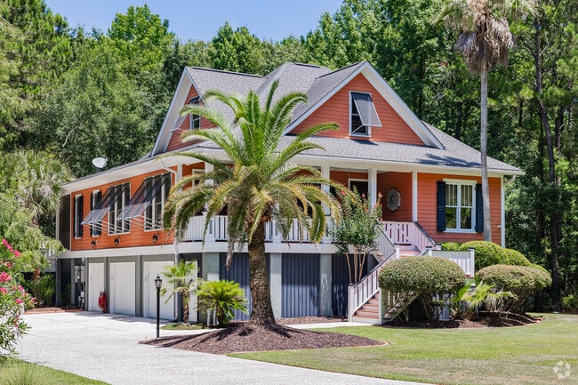 Darrell Creek in Mount Pleasant has stunning Charleston style home shaded porches.