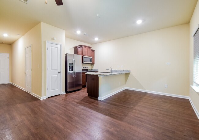 503 Highwood Lane, East Point, GA 30344 - photo 4