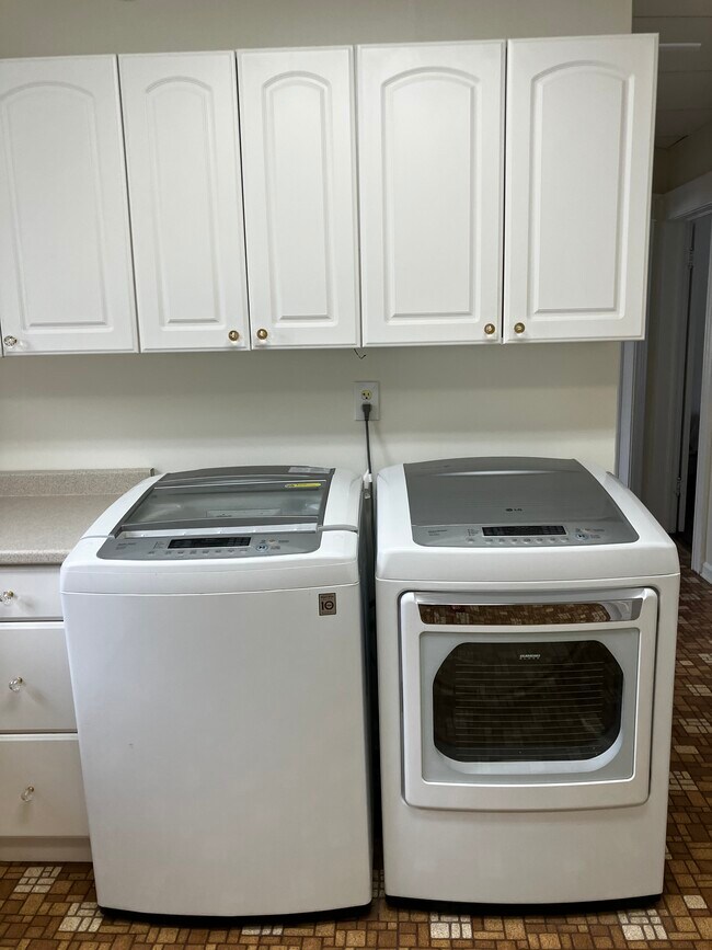 13 Grubb St unit second floor, Poughkeepsie, NY 12603 - photo 5