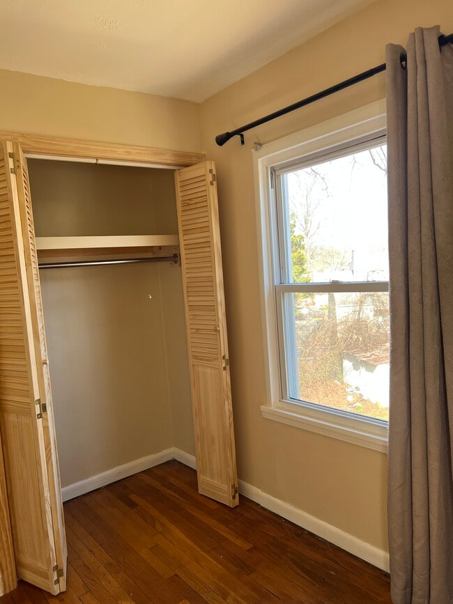 119 Dupont Place, Bridgeport, CT 06610 - photo 5