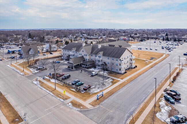 Lighthouse Landings, Neenah, WI 54956 - photo 5