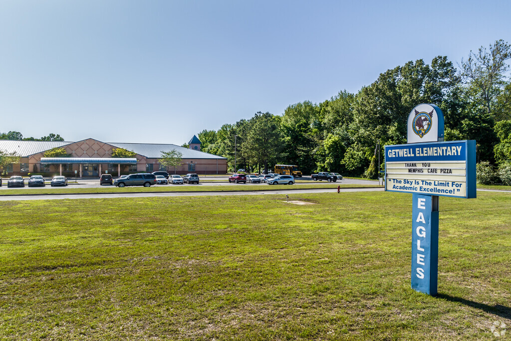 Getwell Elementary School is a public school located in Parkway Village.