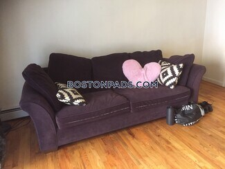 448 Park Dr Unit 4, Boston, MA 02215