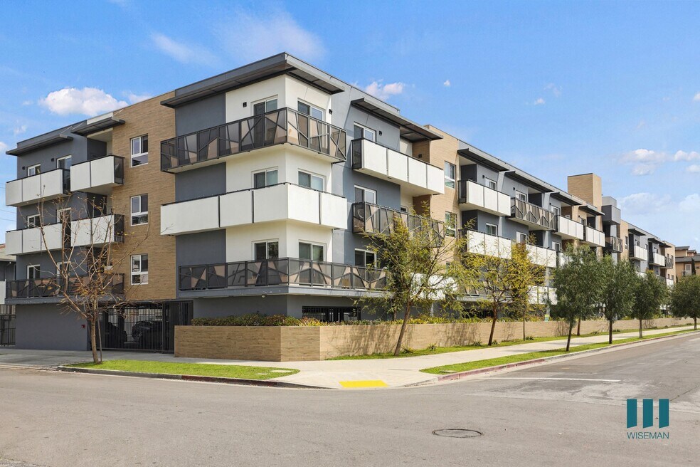 Street View of Gramercy Park by Wiseman