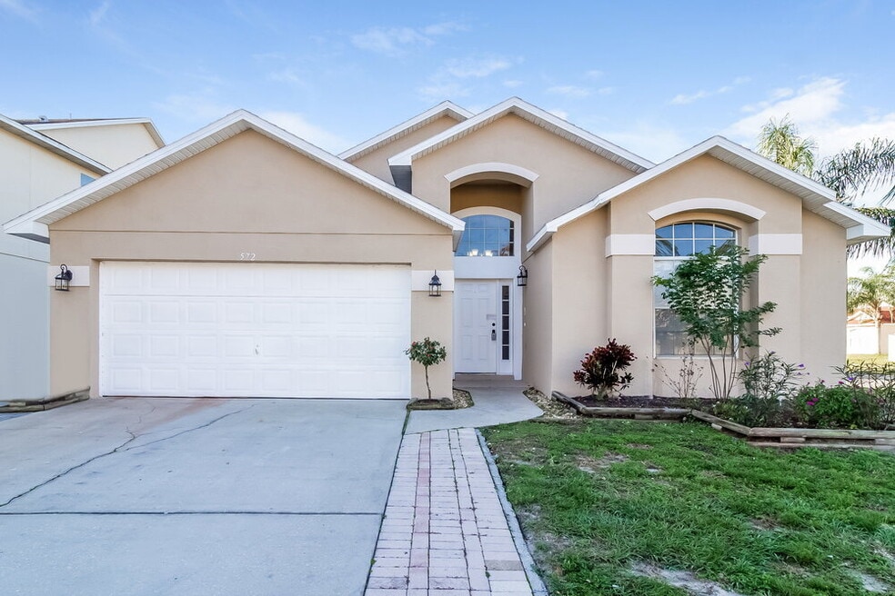 572 Eagle Pointe S, Kissimmee, FL 34746 - photo 1