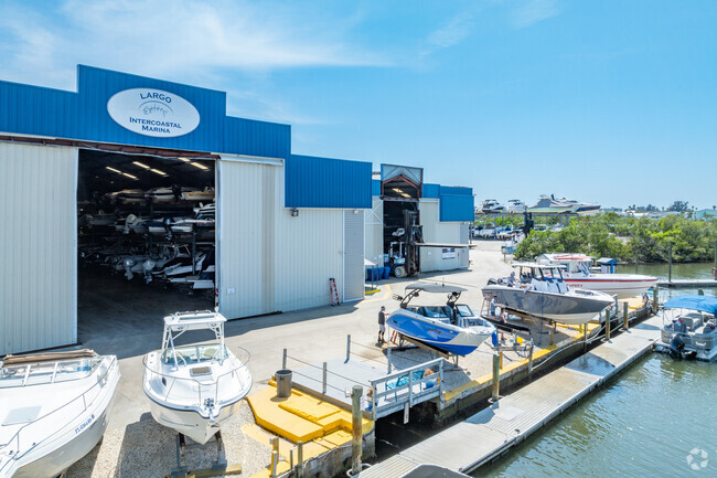 The Largo Intercoastal Marina offers dry storage and full service since 1961 in Largo Meadows Park.