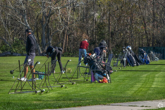 Bad Dog Driving range is perfect for Lake Como locals not wanting a full 18 holes.