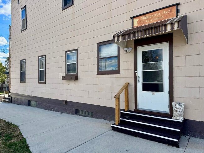 Entrance off Broadway